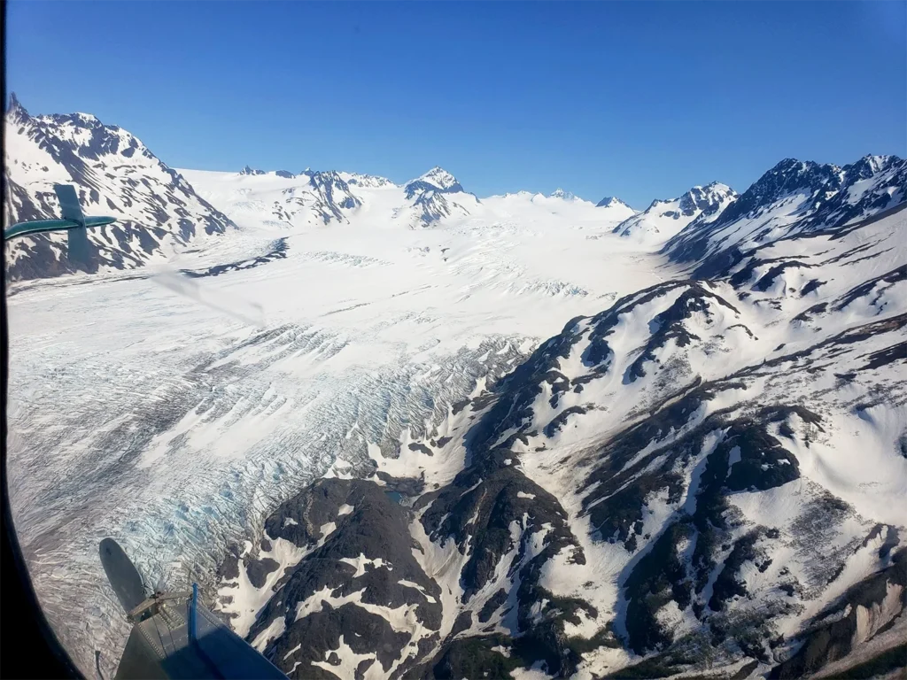 beluga-air-alaska-glacier-flightseeing-aerial-ice-river-5