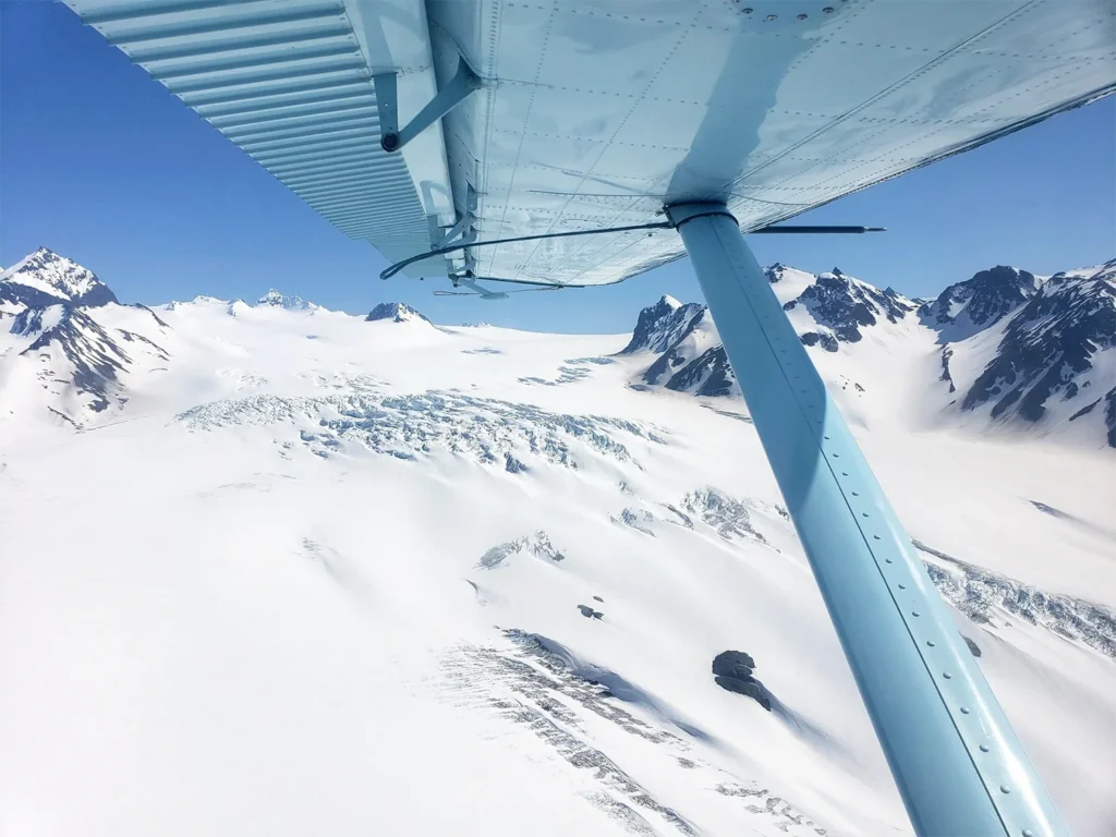 beluga-air-alaska-glacier-flightseeing-cockpit-view-3