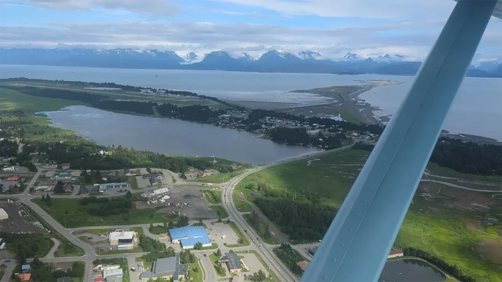 beluga-air-brooks-falls-bear-viewing-42.webp