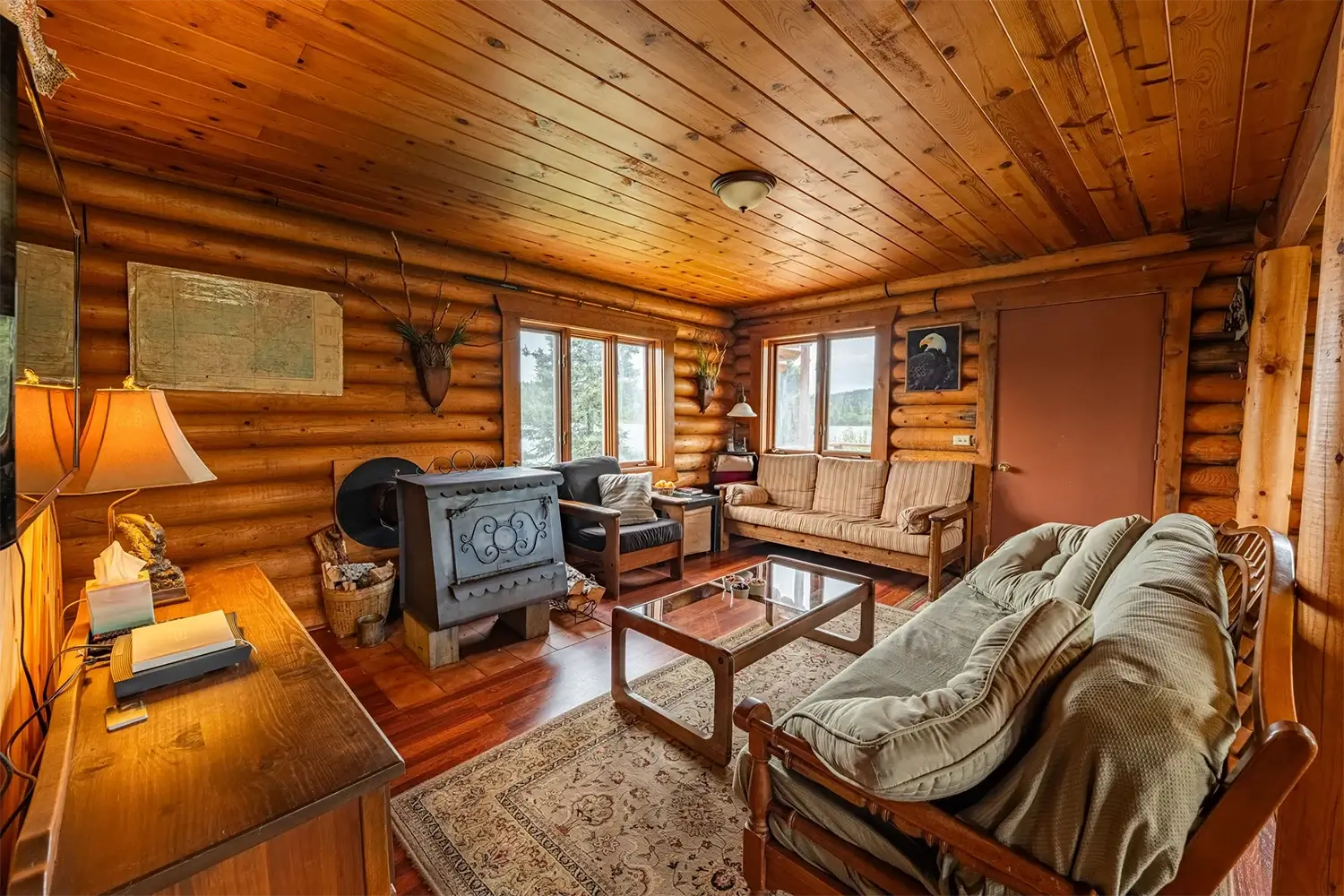 beluga-air-where-the-bears-roam-overnight-lodge-01